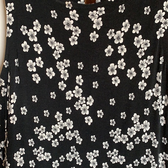 Flowy Loft dress! - Picture 2 of 3